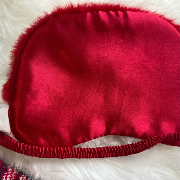 Christmas Sleep Mask Fa La La & Plaid Cozy Non-Slip Socks Set NWT - Picture 7 of 9